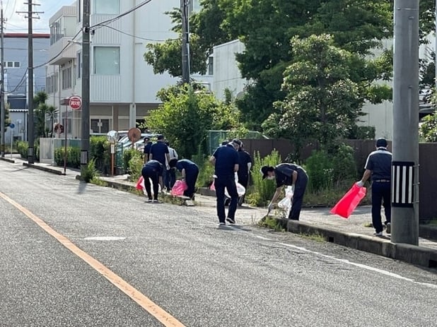 地域清掃活動を行いました