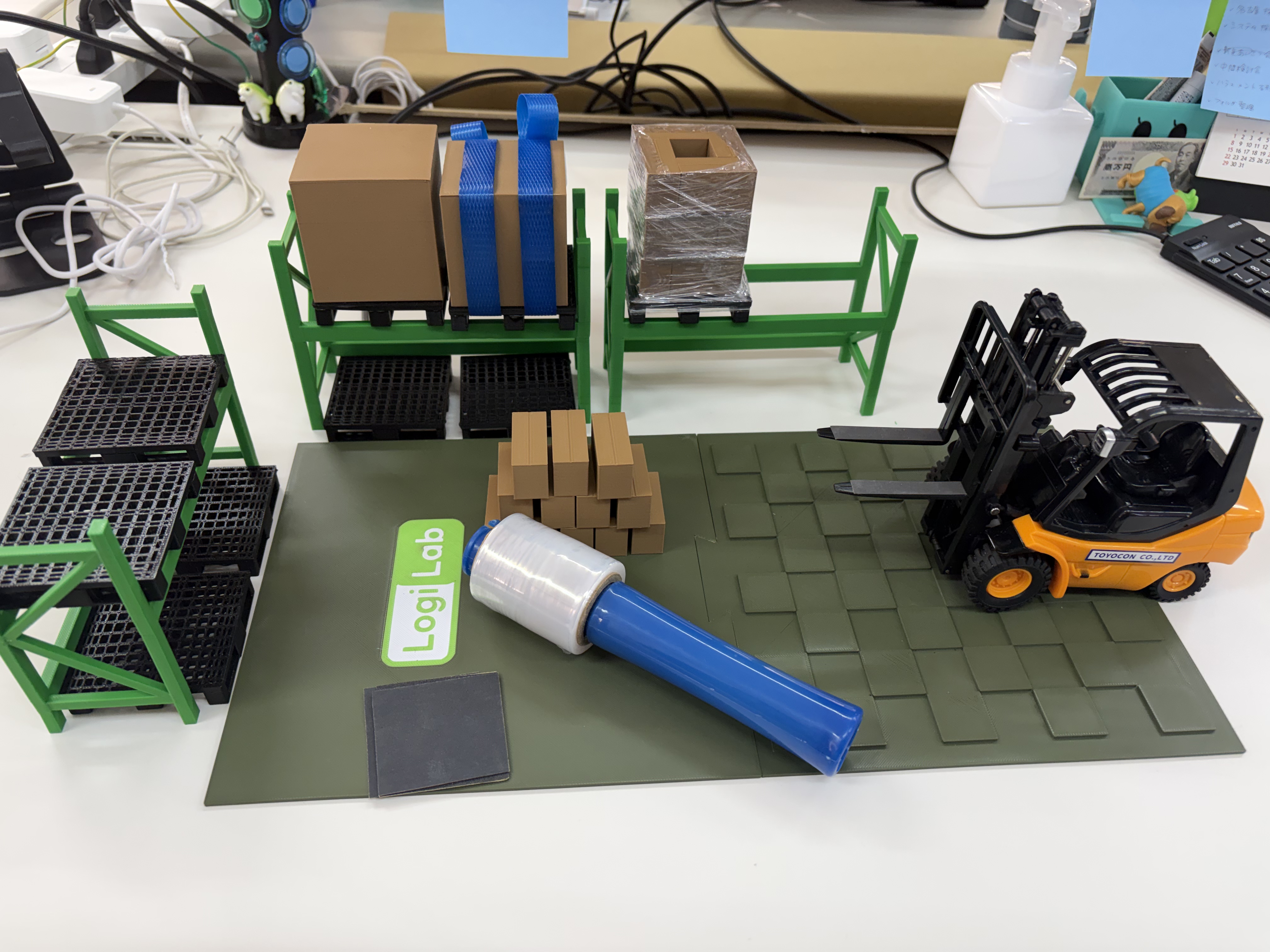 イベント当日に持ち込んだミニチュア倉庫一式